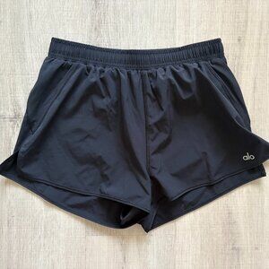 Alo - Stride Shorts 2" inseam - Women Small - Black